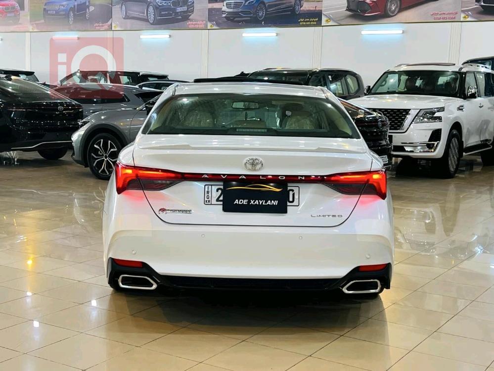 تۆیۆتا ئەڤەلۆن